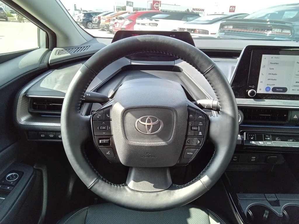 Toyota Prius XLE AWD e | Low Kilometers | SofTex Seat Trim  CAR | Mobile.bg � ����������� 5
