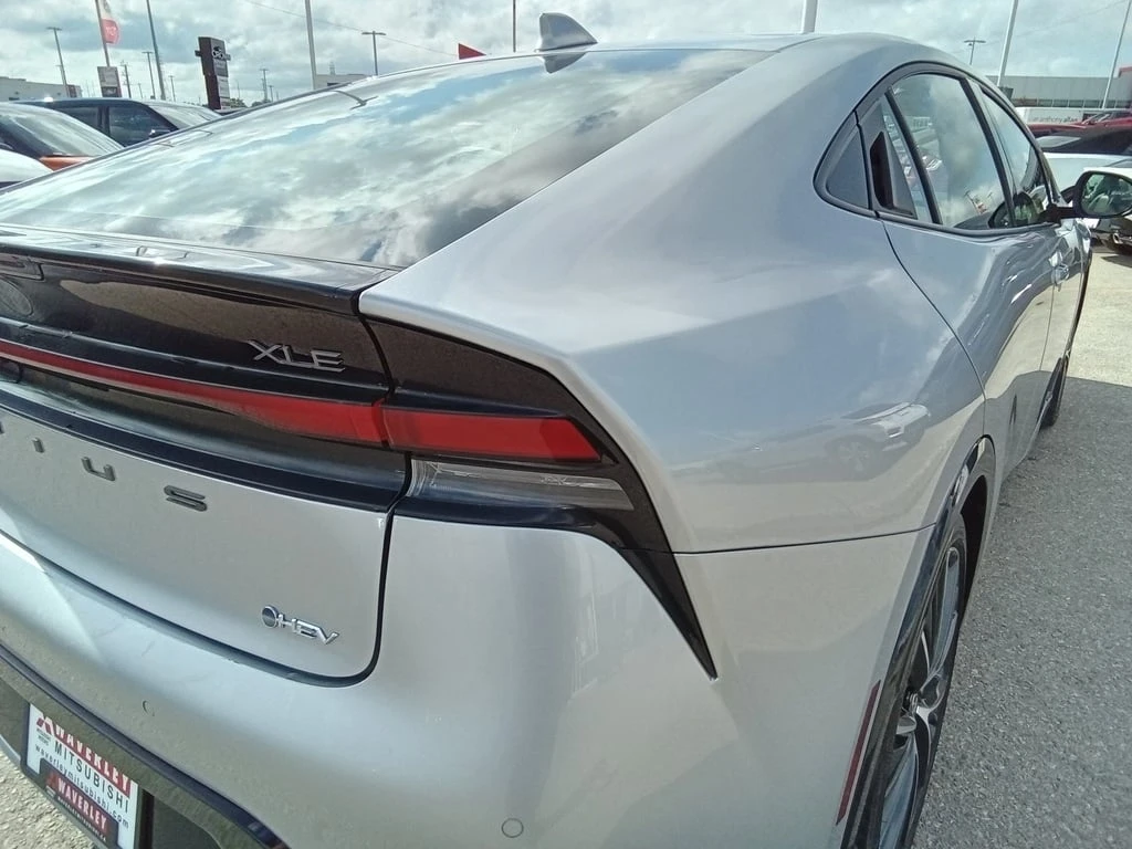 Toyota Prius XLE AWD e | Low Kilometers | SofTex Seat Trim  CAR | Mobile.bg � ����������� 14