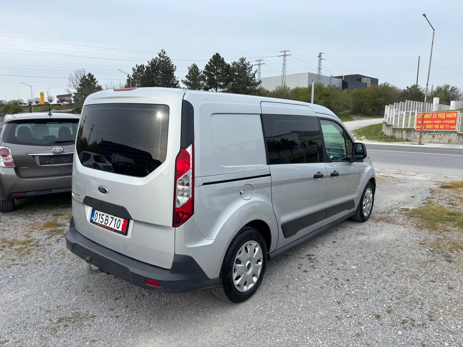 Ford Tourneo Connect 1.5 Автоматик внос Швейцария!, снимка 3 - Автомобили и джипове - 54208231