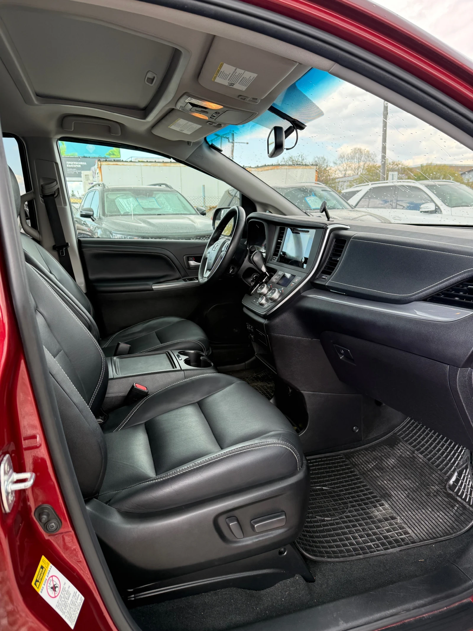 Toyota Sienna SE 7+ 1 Face , снимка 15 - Автомобили и джипове - 54236805