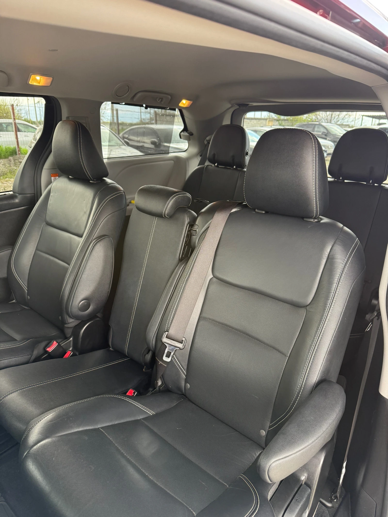 Toyota Sienna SE 7+ 1 Face , снимка 13 - Автомобили и джипове - 54236805