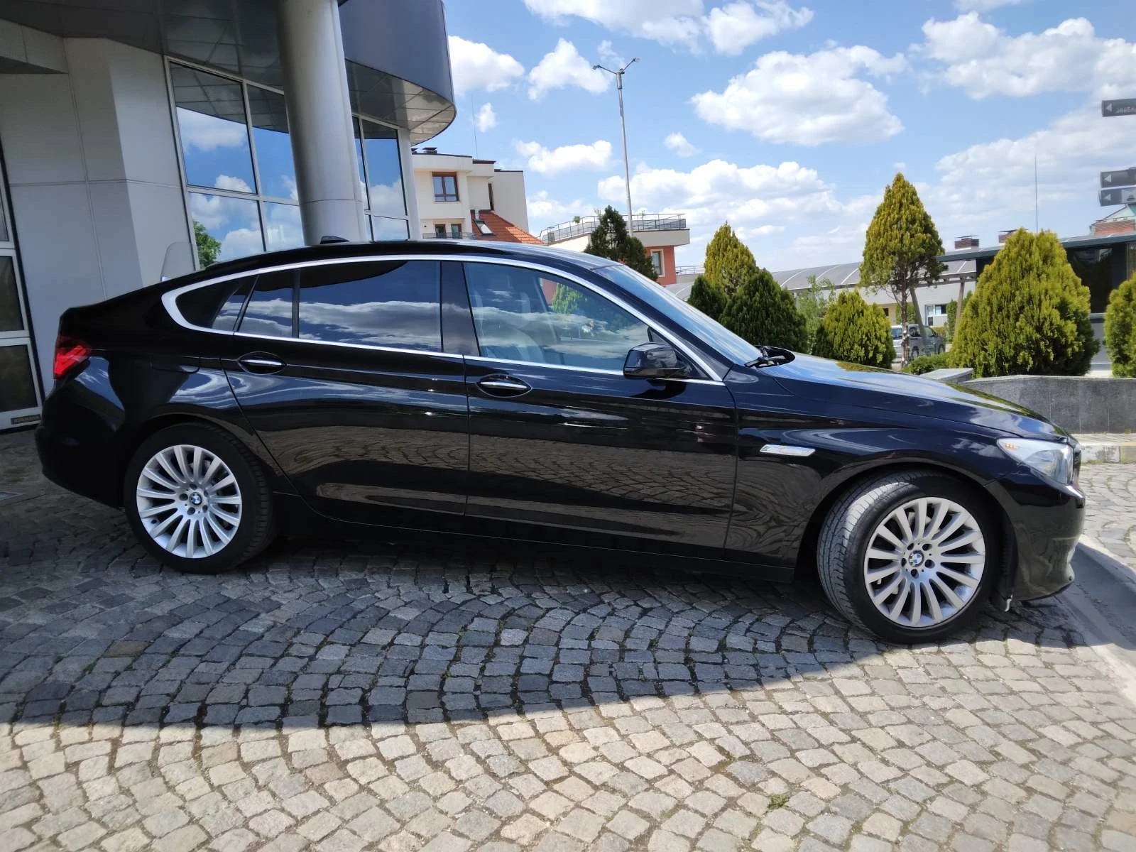BMW 5 Gran Turismo 530 X Drive, снимка 8 - Автомобили и джипове - 54635323