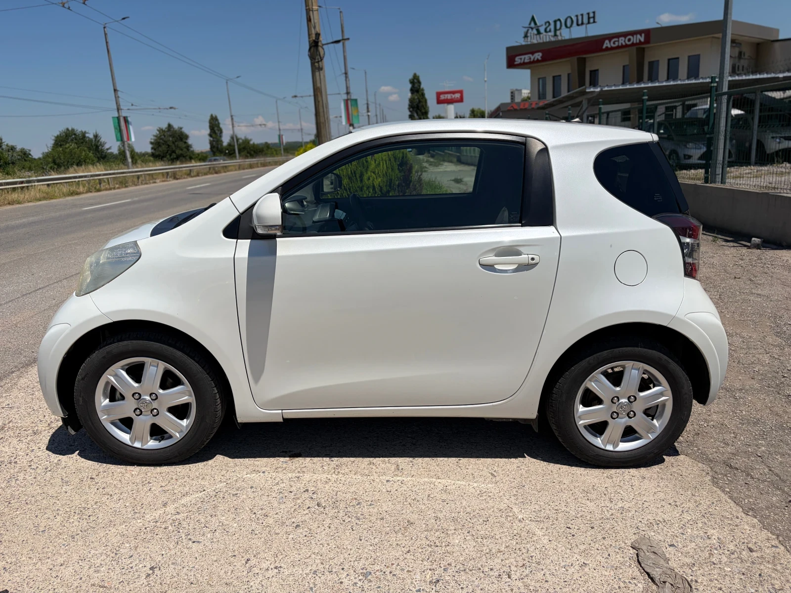 Toyota IQ, снимка 4 - Автомобили и джипове - 55048010
