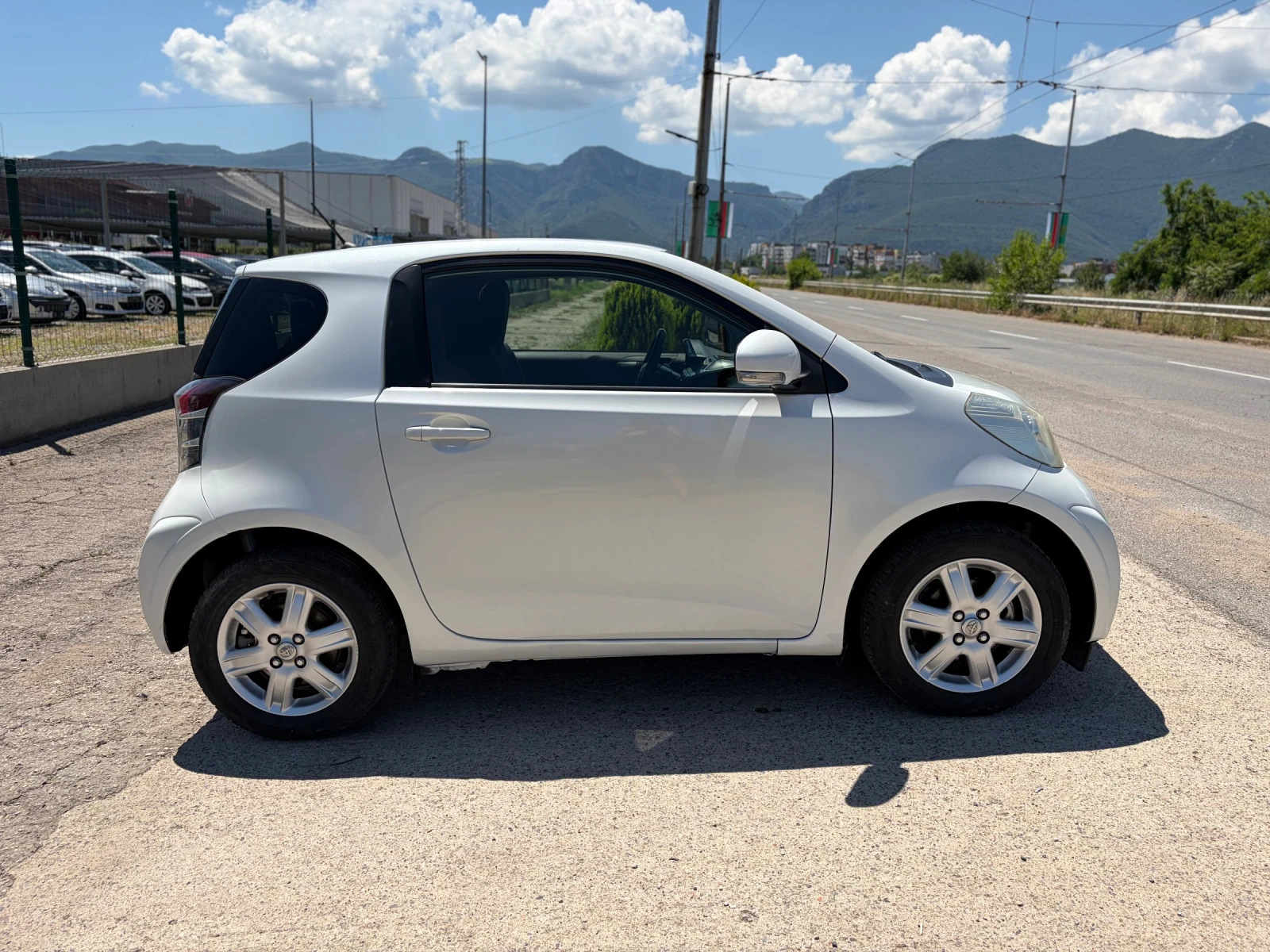 Toyota IQ, снимка 8 - Автомобили и джипове - 55048010