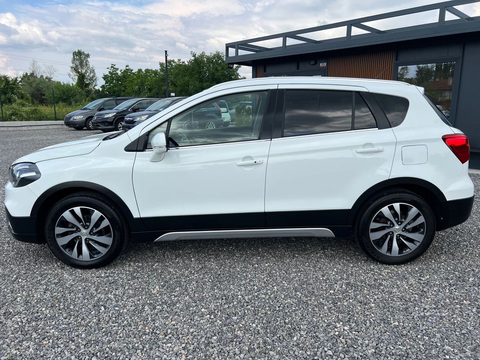 Suzuki SX4 1.6DDIS ALL GRIP/4x4/EURO 6/ДИСТРОНИК/НАВИ/КАМЕРА/, снимка 2 - Автомобили и джипове - 55128355