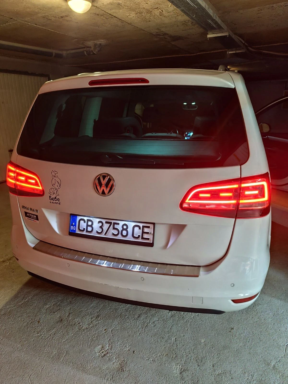 VW Sharan 2.0 TDI - 7 места, снимка 9 - Автомобили и джипове - 55156669