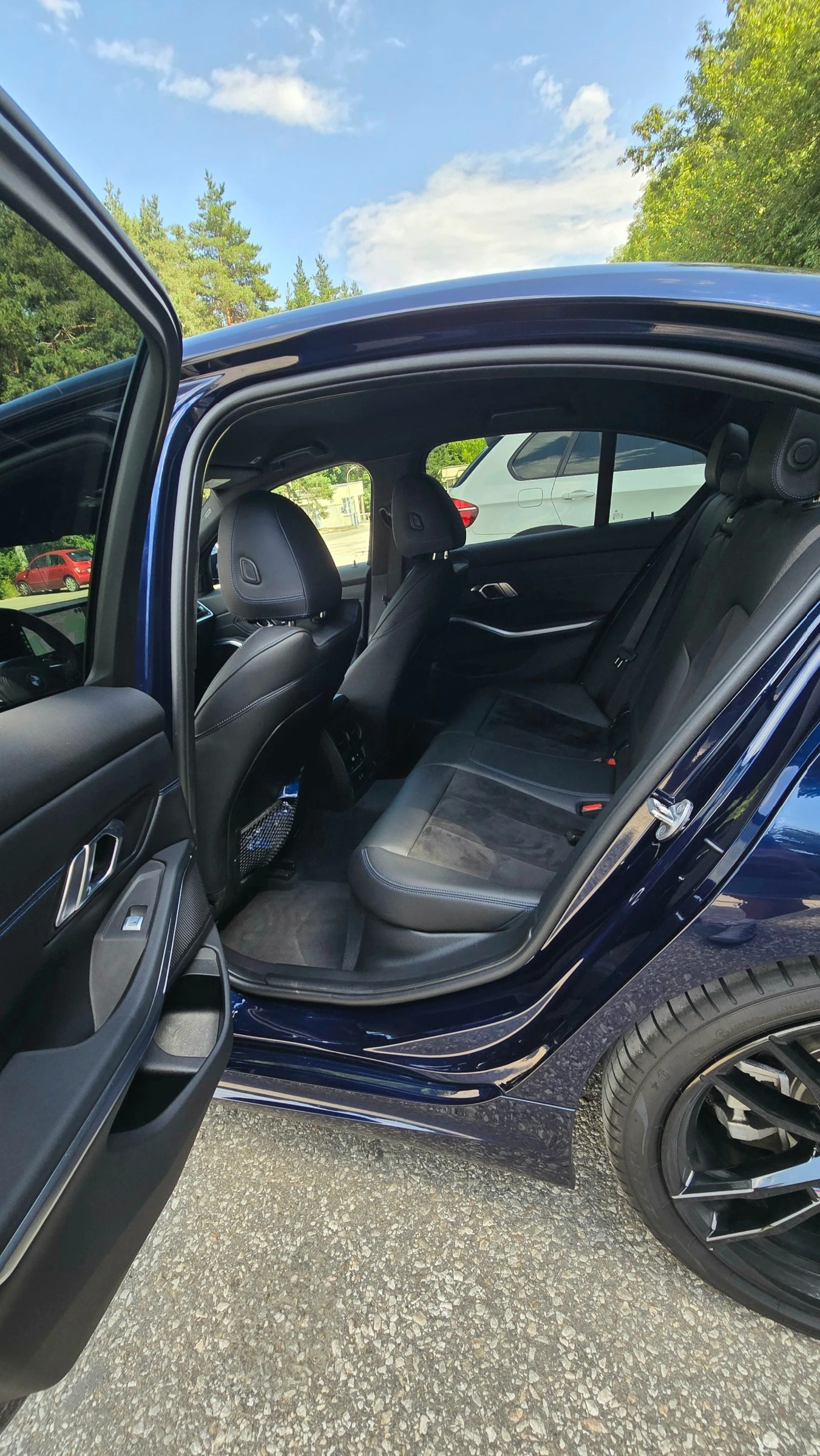 BMW 320 i xDrive M Sport, подгрев/печка, снимка 11 - Автомобили и джипове - 55333922