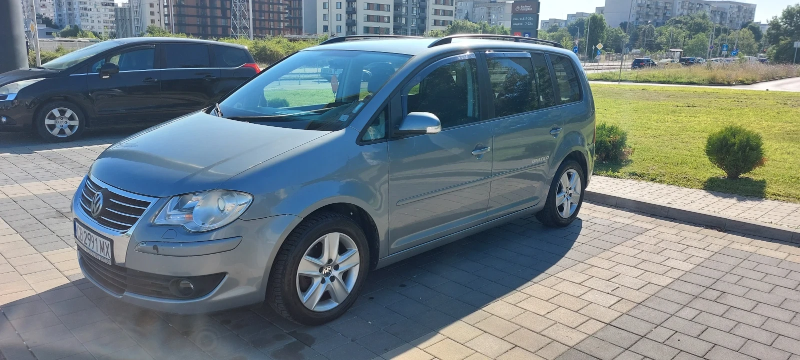 VW Touran 1.6 102кс. BiFuelg фабрична газ, снимка 5 - Автомобили и джипове - 55485971