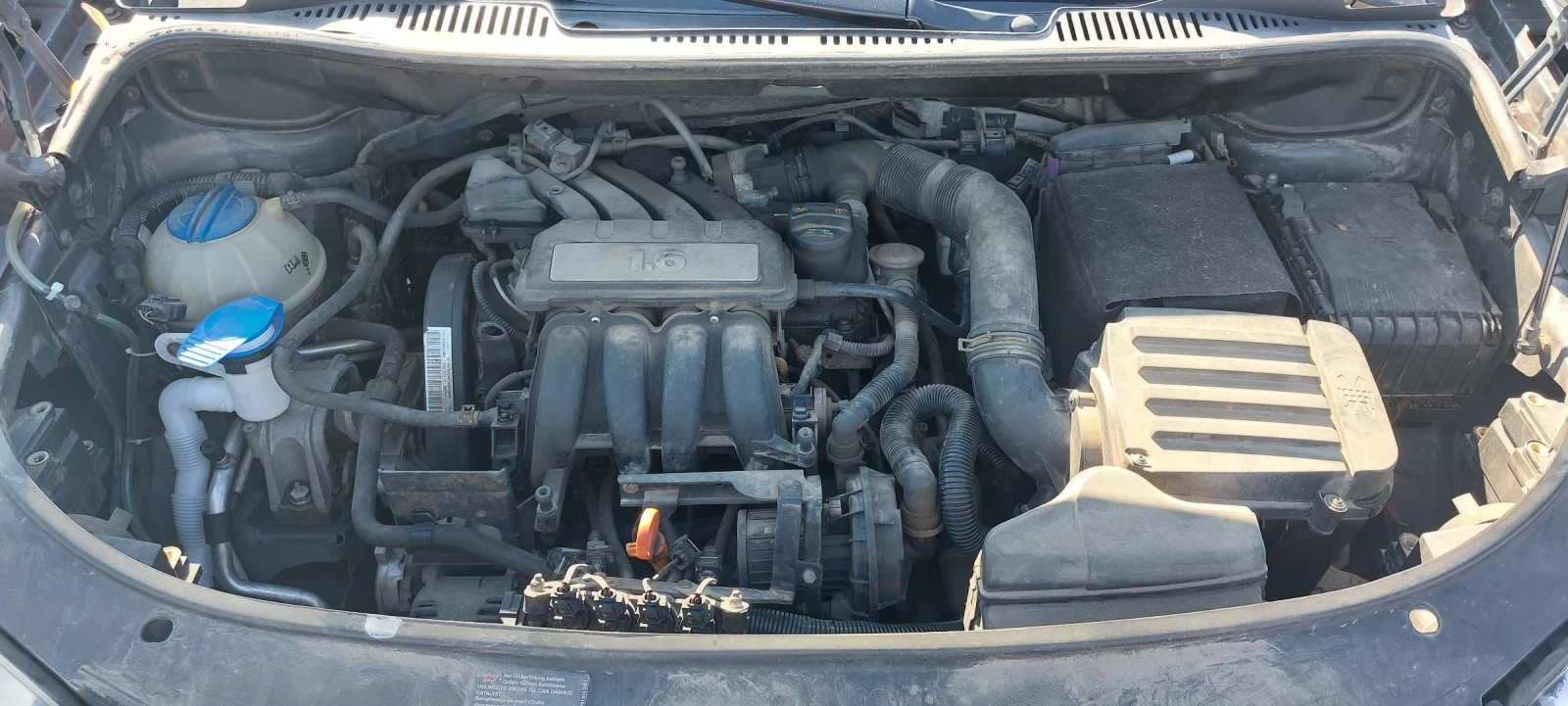 VW Touran 1.6 102кс. BiFuelg фабрична газ, снимка 17 - Автомобили и джипове - 55485971