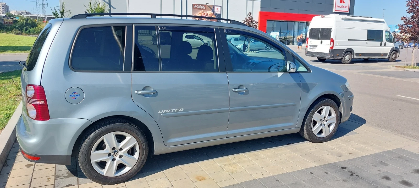 VW Touran 1.6 102кс. BiFuelg фабрична газ, снимка 3 - Автомобили и джипове - 55485971