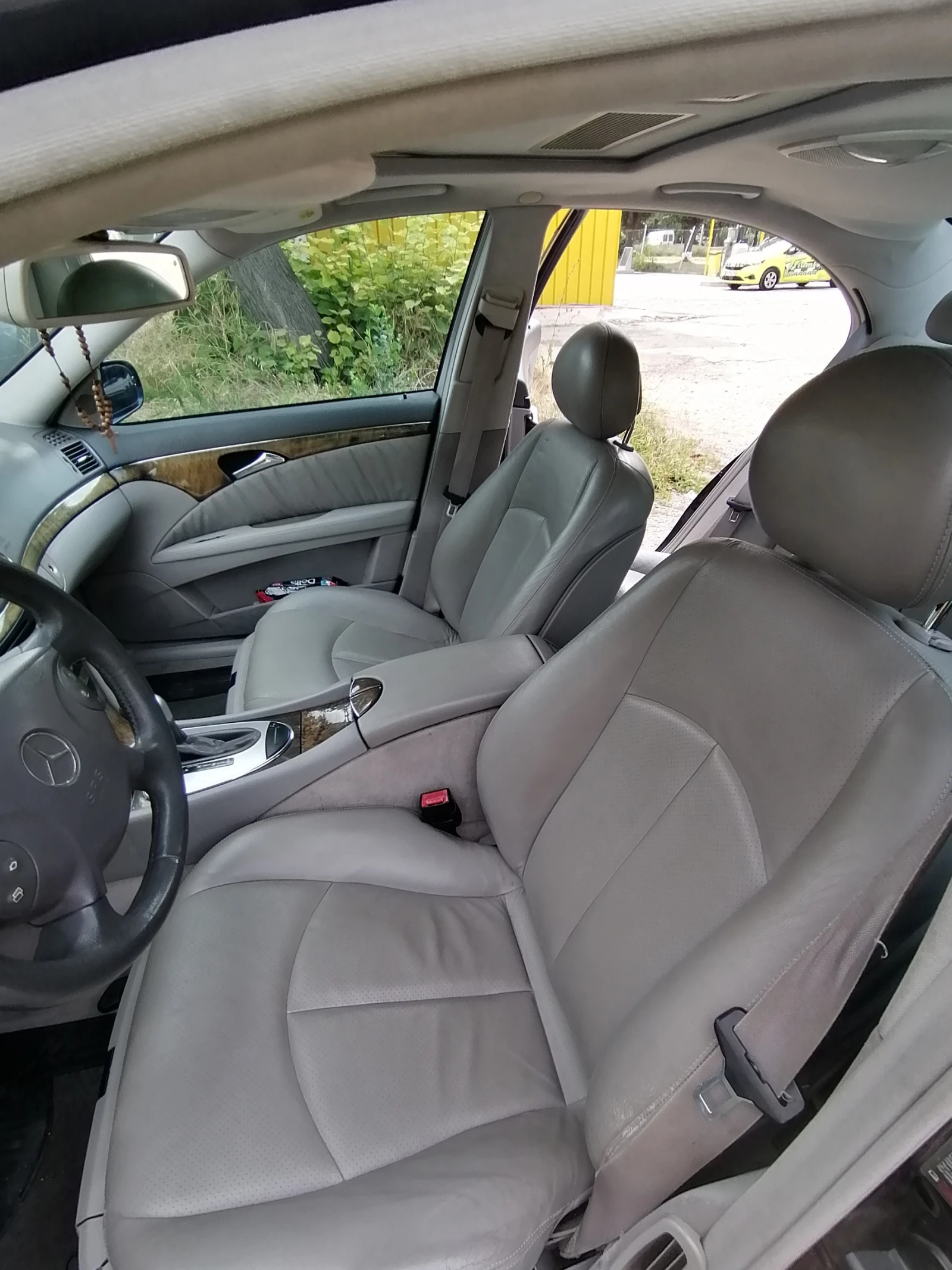 Mercedes-Benz E 320, снимка 9 - Автомобили и джипове - 55588071