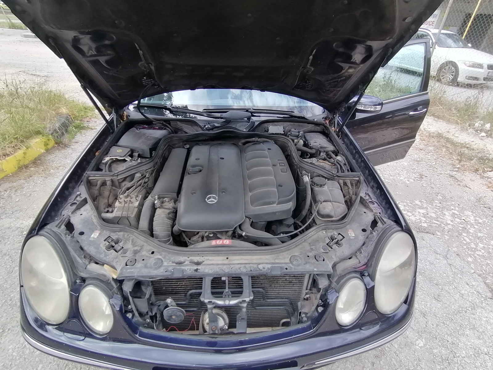 Mercedes-Benz E 320, снимка 12 - Автомобили и джипове - 55588071