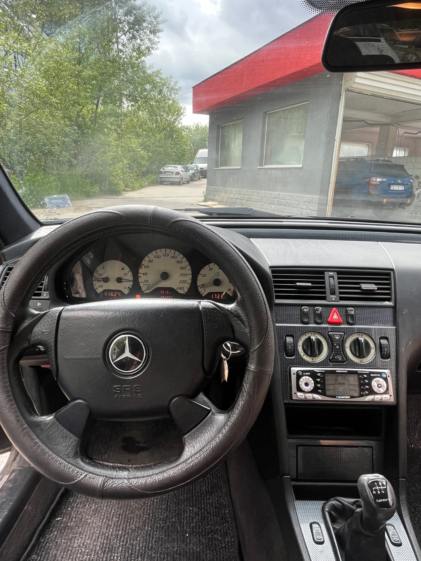 Mercedes-Benz C 200, снимка 8 - Автомобили и джипове - 55622480