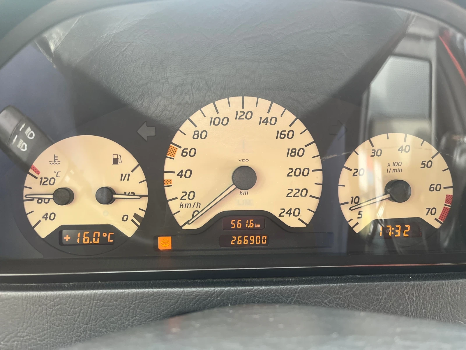 Mercedes-Benz C 200, снимка 10 - Автомобили и джипове - 55622480