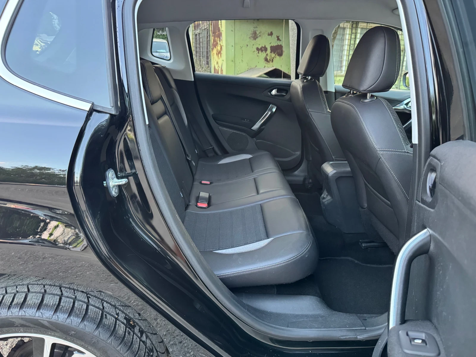 Peugeot 2008 Уникално Запазен Автомобил!, снимка 16 - Автомобили и джипове - 55754962