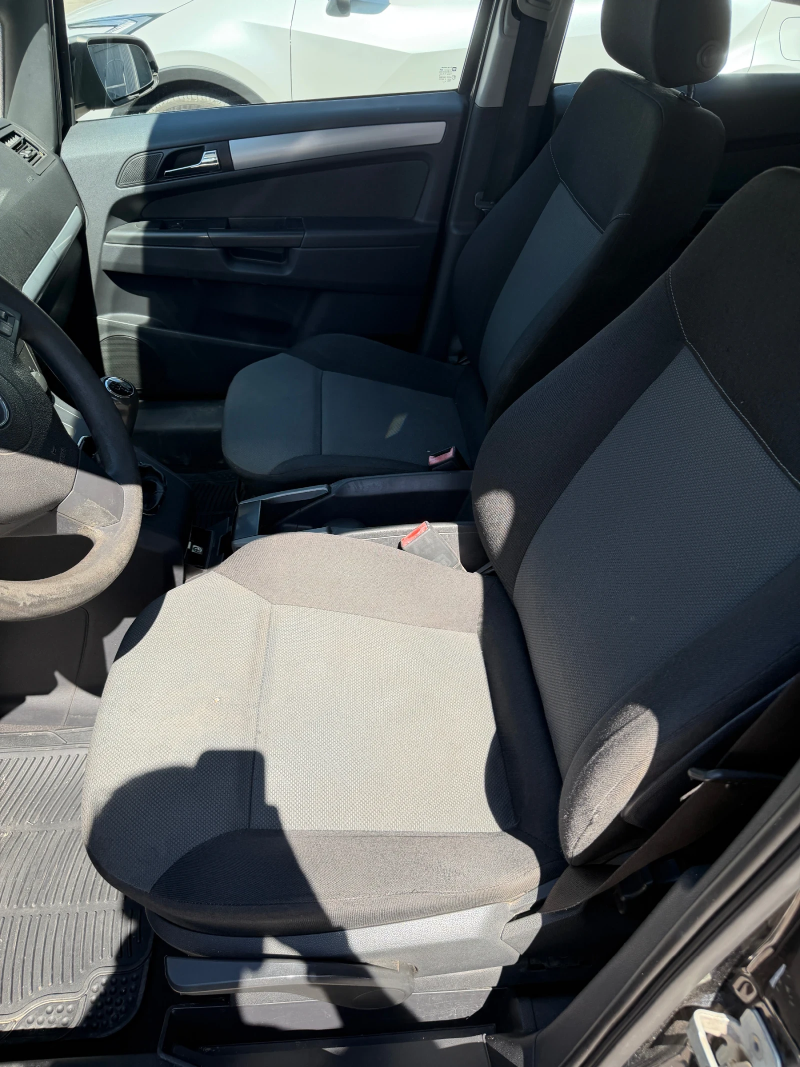 Opel Zafira, снимка 7 - Автомобили и джипове - 55851685