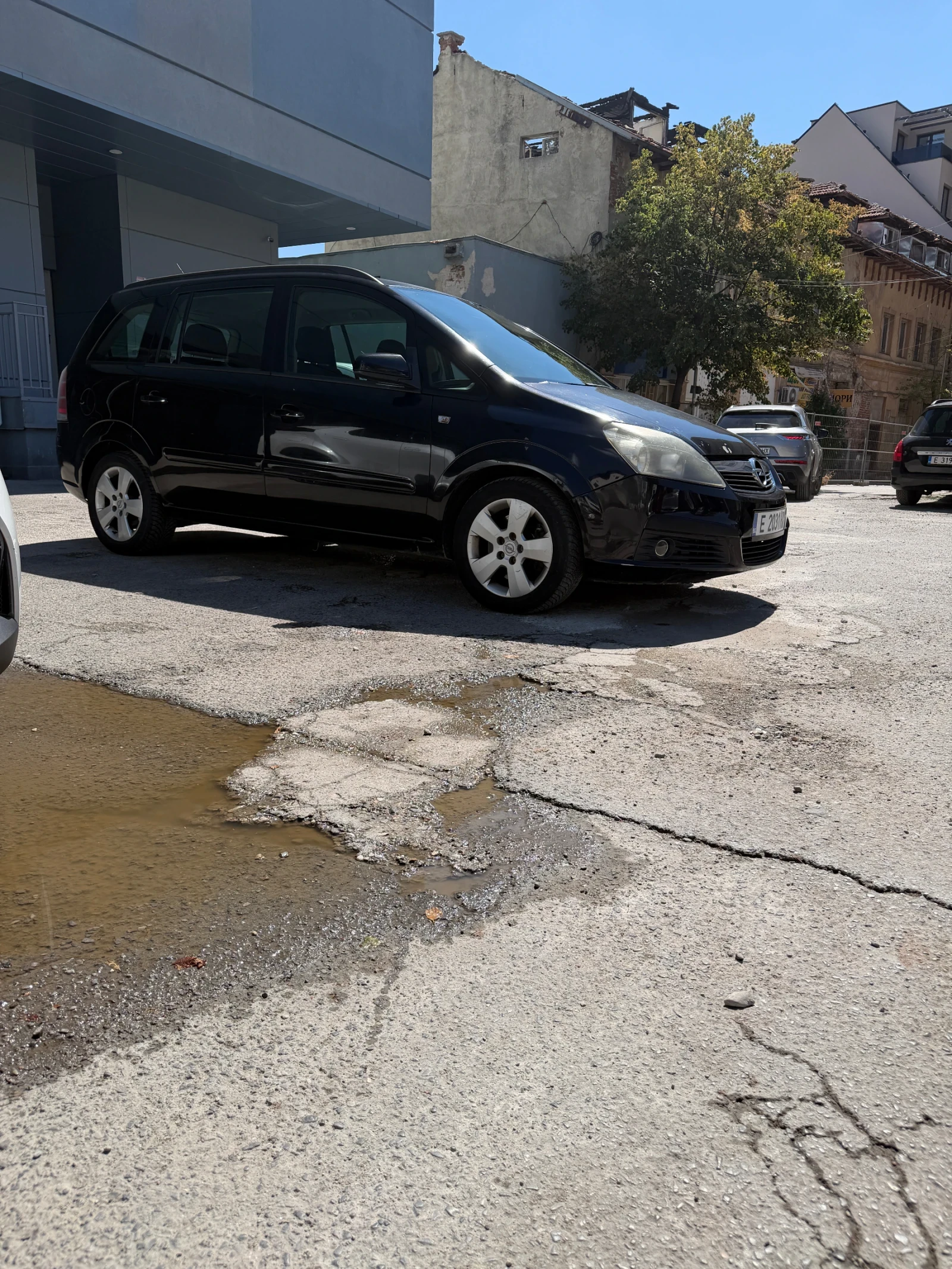 Opel Zafira, снимка 2 - Автомобили и джипове - 55851685
