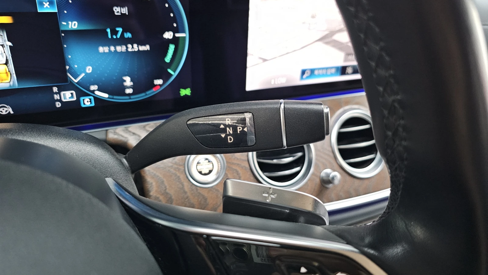 Mercedes-Benz E 220 HUD* BLIND SPOT* ЕЛ. БАГАЖНИК* 360* КРАЙНА ЦЕНА, снимка 9 - Автомобили и джипове - 55982718