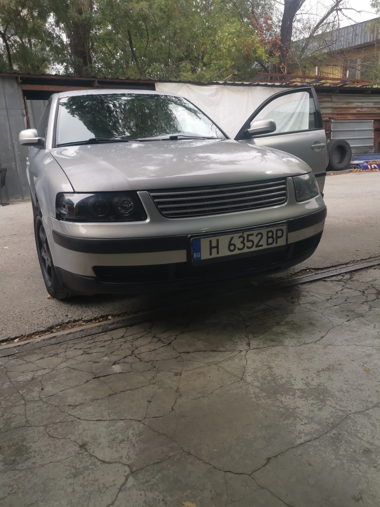 VW Passat 1.9 TDI, снимка 15 - Автомобили и джипове - 56442215