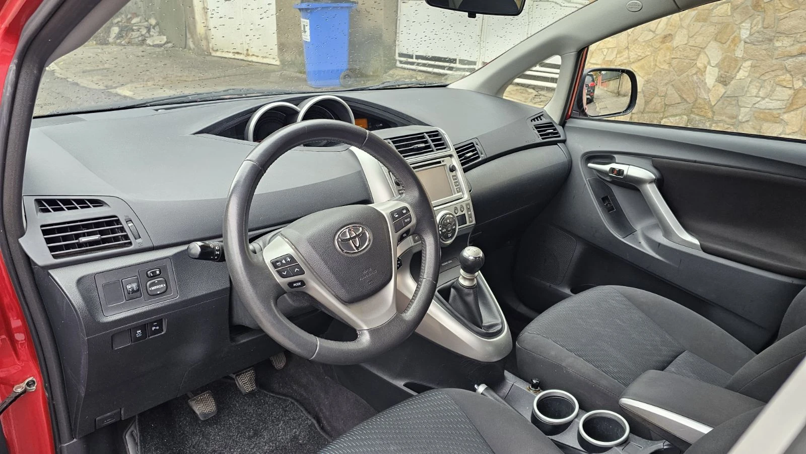 Toyota Verso 1.8, снимка 11 - Автомобили и джипове - 56750866