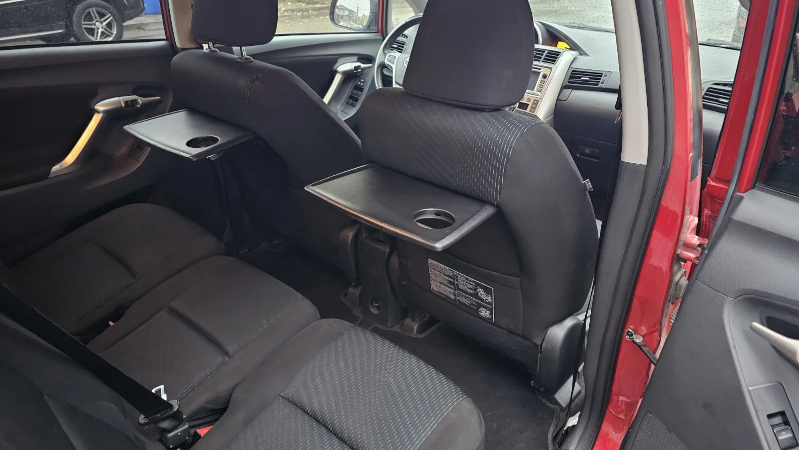 Toyota Verso 1.8, снимка 16 - Автомобили и джипове - 56750866