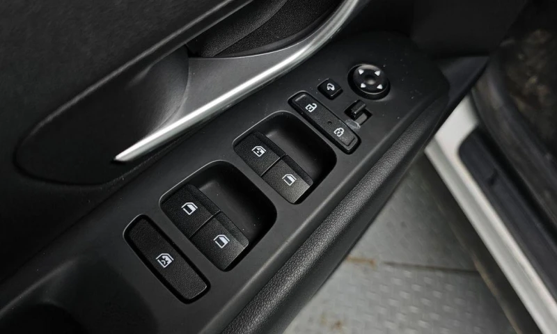 Hyundai Tucson Gasoline 1.6 Turbo 2WD Modern, снимка 11 - Автомобили и джипове - 52069939