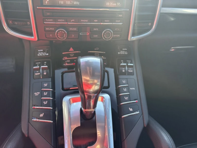 Porsche Cayenne FACELIFT* PDK* 360КАМЕРА* ДИСТРОНИК* , снимка 15 - Автомобили и джипове - 52098199