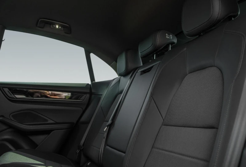 Porsche Macan ELECTRIC/NEW MODEL/BOSE/LED/CAMERA/20/, снимка 16 - Автомобили и джипове - 52221310