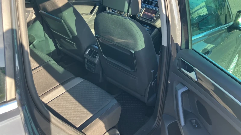 VW Tiguan, снимка 12 - Автомобили и джипове - 52873735