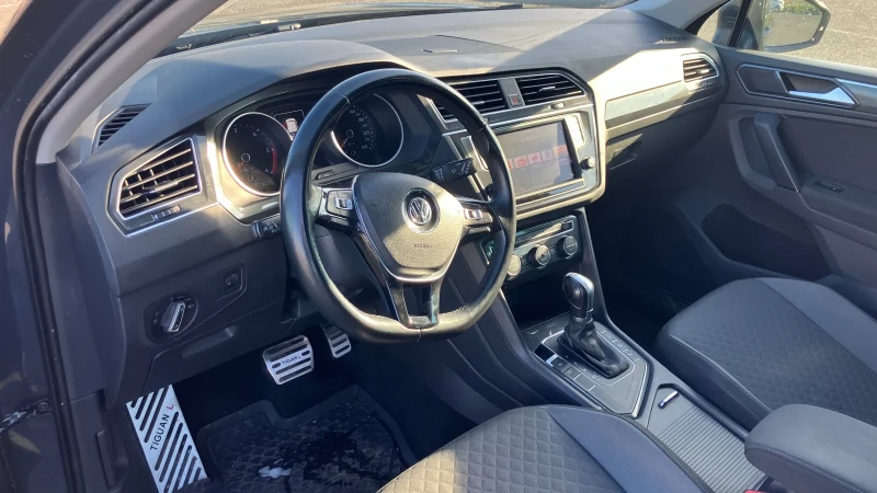 VW Tiguan, снимка 8 - Автомобили и джипове - 52873735
