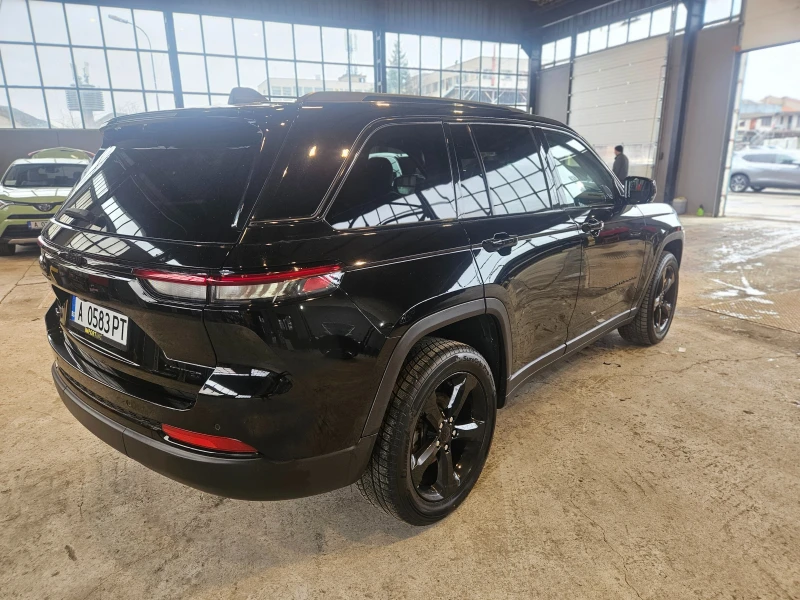 Jeep Grand cherokee От дилърство, снимка 4 - Автомобили и джипове - 53493660