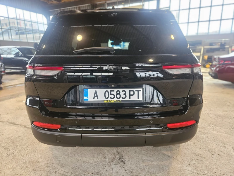 Jeep Grand cherokee От дилърство, снимка 5 - Автомобили и джипове - 53493660