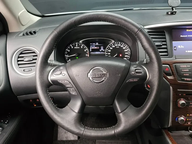 Nissan Pathfinder 3.5 4WD, снимка 13 - Автомобили и джипове - 55740329