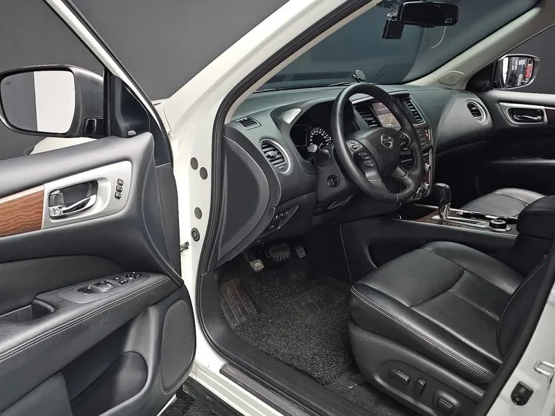 Nissan Pathfinder 3.5 4WD, снимка 11 - Автомобили и джипове - 55740329