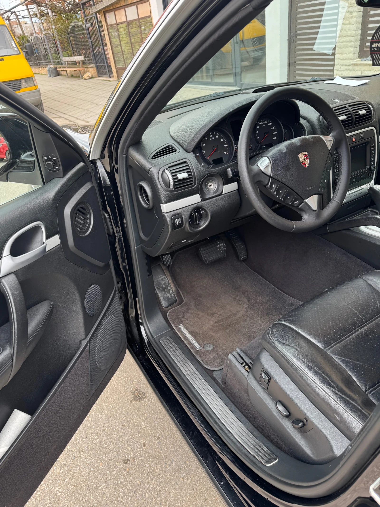 Porsche Cayenne  - изображение 8