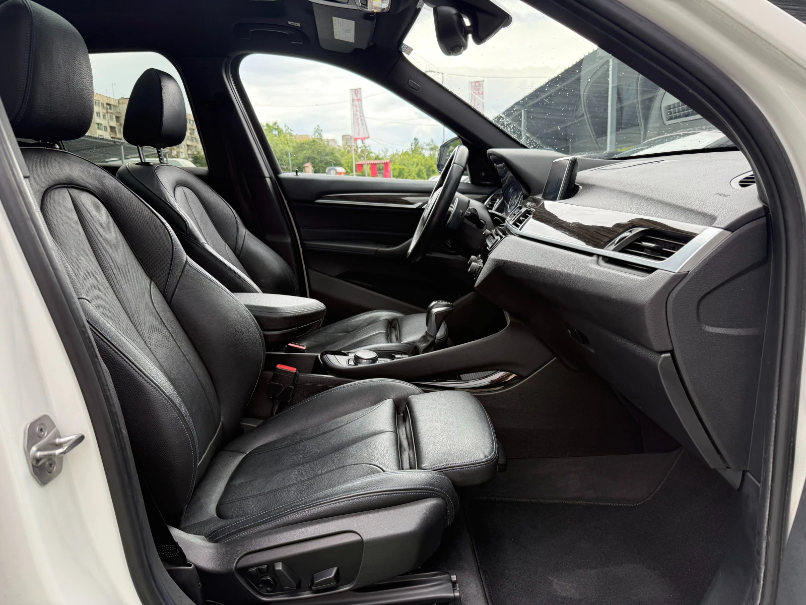 BMW X1 28i XDRIVE, M-PACKAGE - изображение 10
