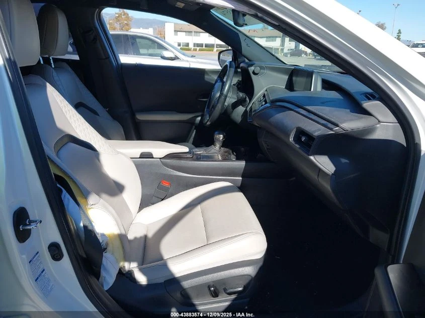 Lexus UX 250h * CARFAX*  - изображение 5