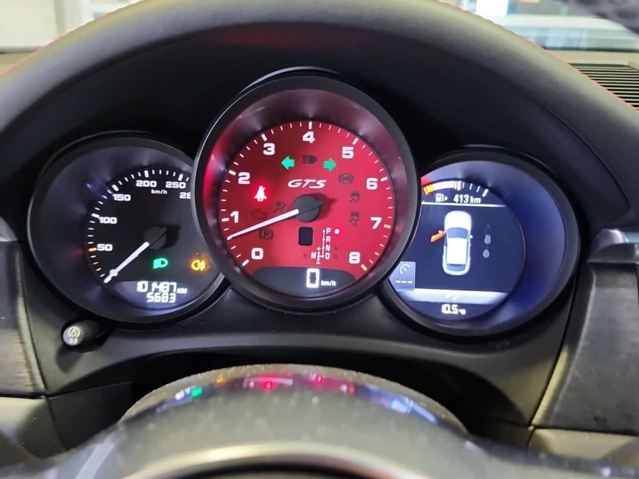 Porsche Macan * GTS * ПОДГРЕВ * ПАНОРАМА * ОБДУХВАНЕ * ДИСТРОНИК - изображение 9