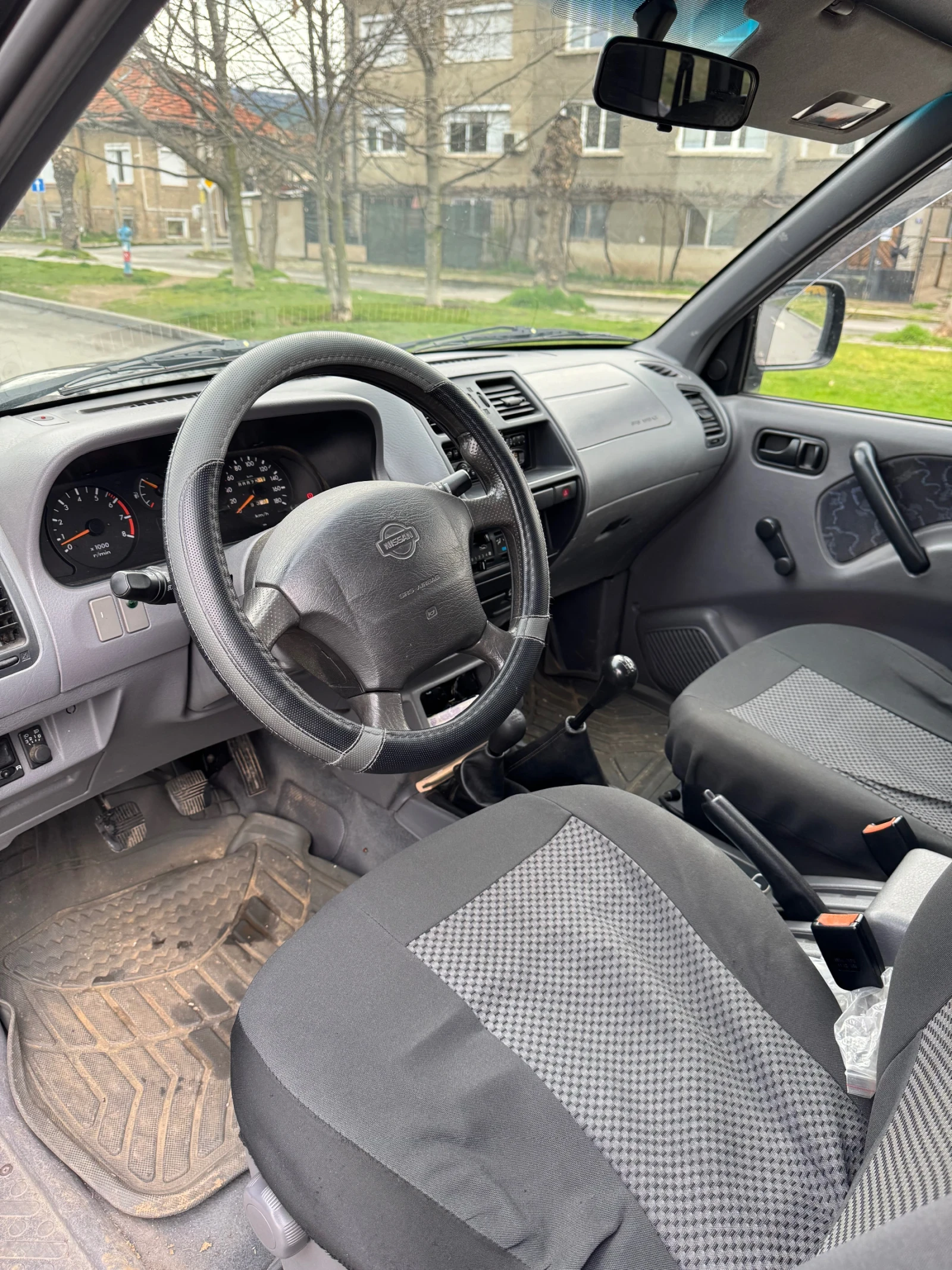 Nissan Terrano Nissan , снимка 10 - Автомобили и джипове - 54083979