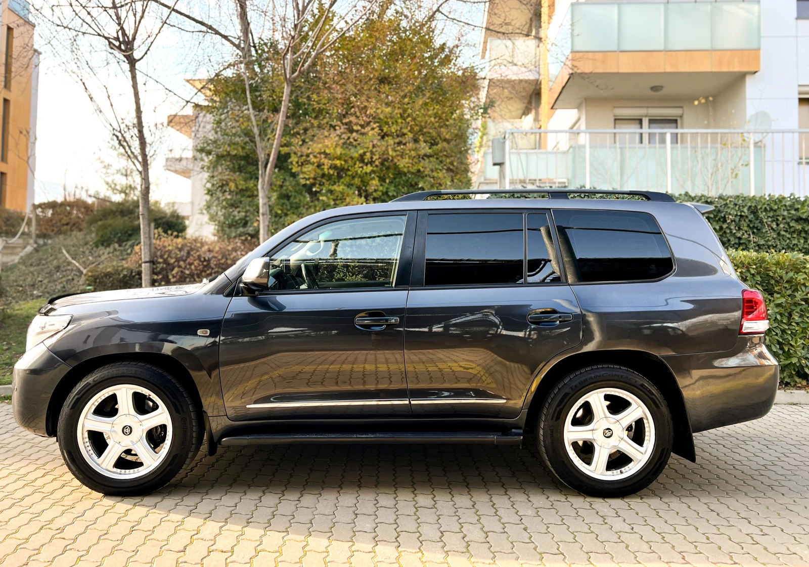 Toyota Land cruiser 200 / 4.5 / V8 / ВСИЧКИ ЕКСТРИ, снимка 2 - Автомобили и джипове - 54773909