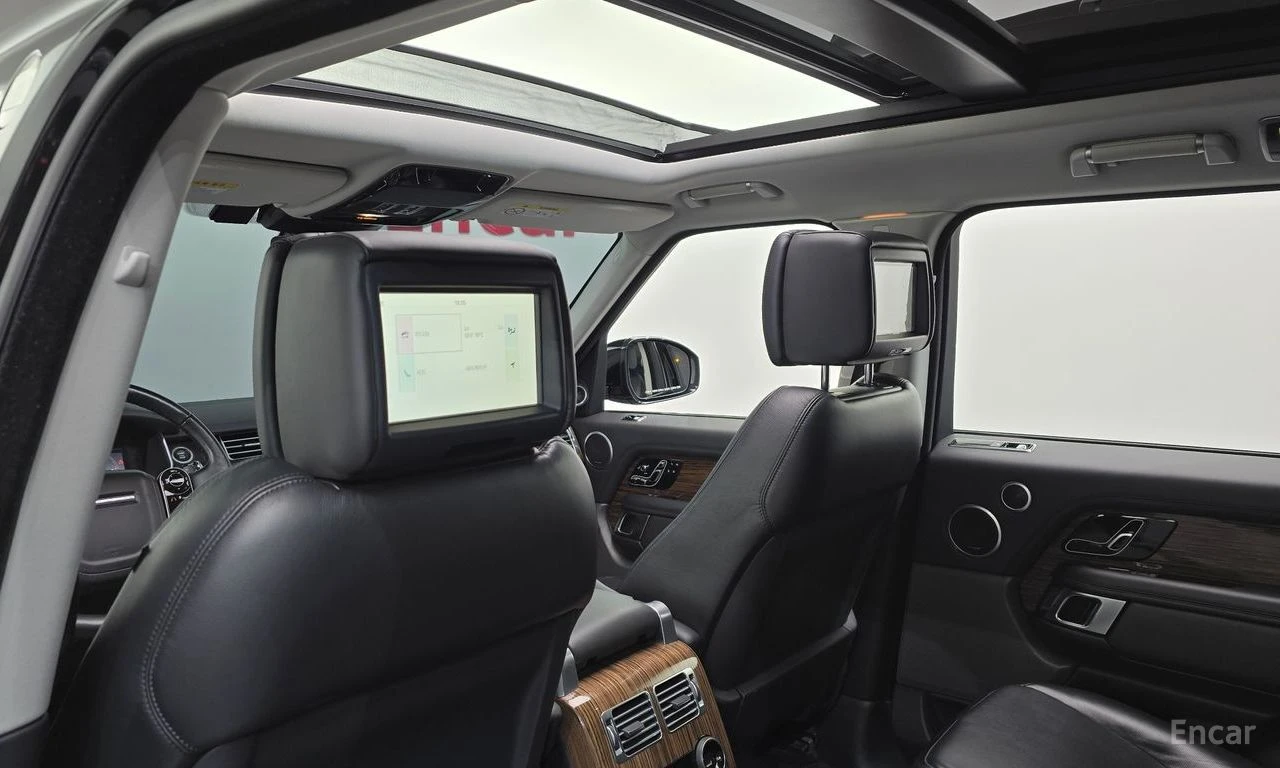 Land Rover Range rover 4.4* V8* ОБДУХВАНЕ* ХЕДЪП* МАСАЖ* LANE* ASSIST* , снимка 15 - Автомобили и джипове - 54851961