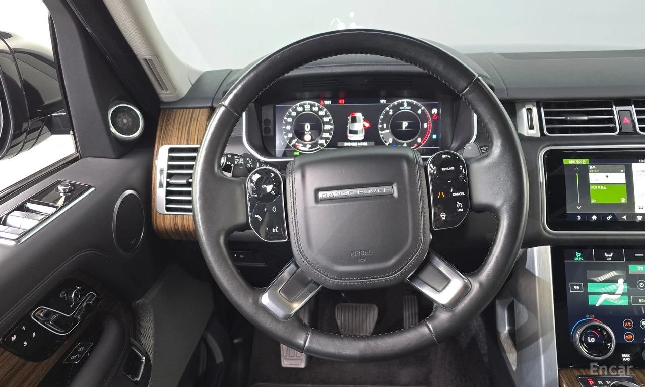 Land Rover Range rover 4.4* V8* ОБДУХВАНЕ* ХЕДЪП* МАСАЖ* LANE* ASSIST* , снимка 7 - Автомобили и джипове - 54851961