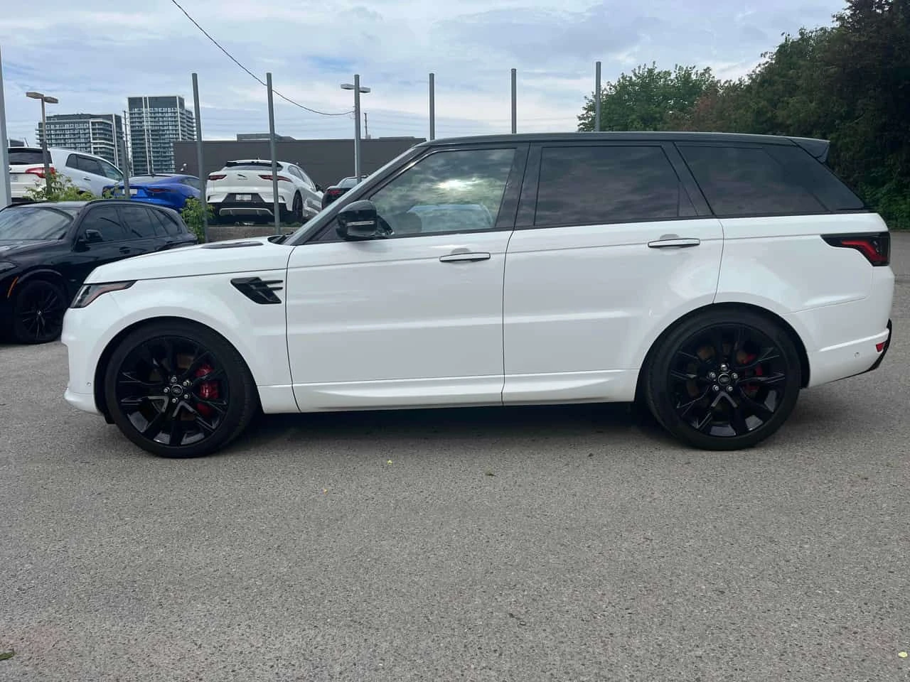 Land Rover Range Rover Sport HST | АВТОКРЕДИТ БЕЗ ПЪРВОНАЧАЛНА ВНОСКА | , снимка 2 - Автомобили и джипове - 54844887