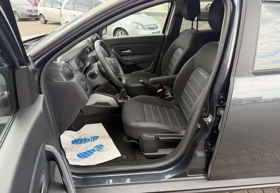 Dacia Duster, снимка 8 - Автомобили и джипове - 55221677