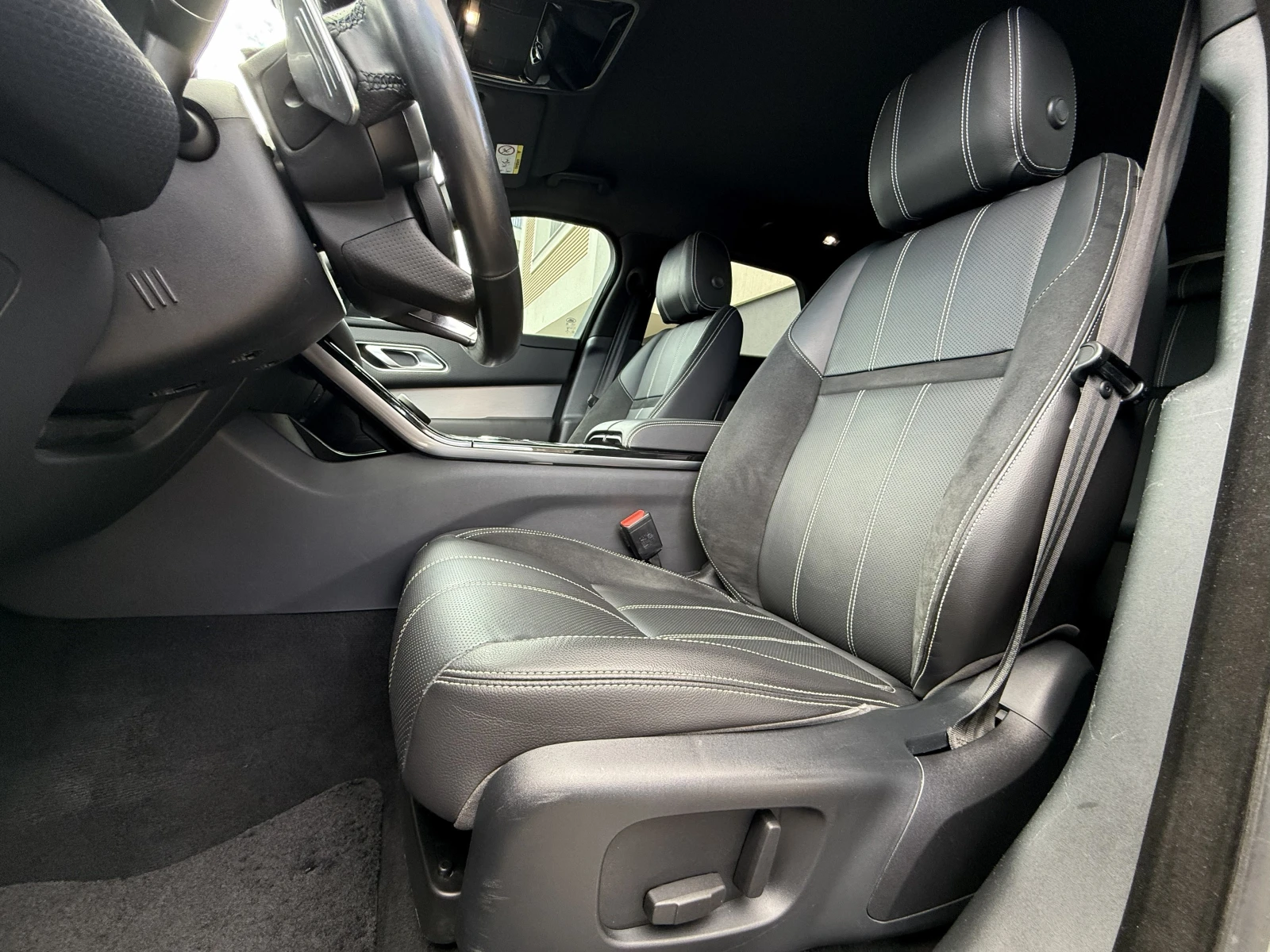 Land Rover Range Rover Velar R-Dynamic-4x4-240к.с-TOP-TOP, снимка 13 - Автомобили и джипове - 55231690
