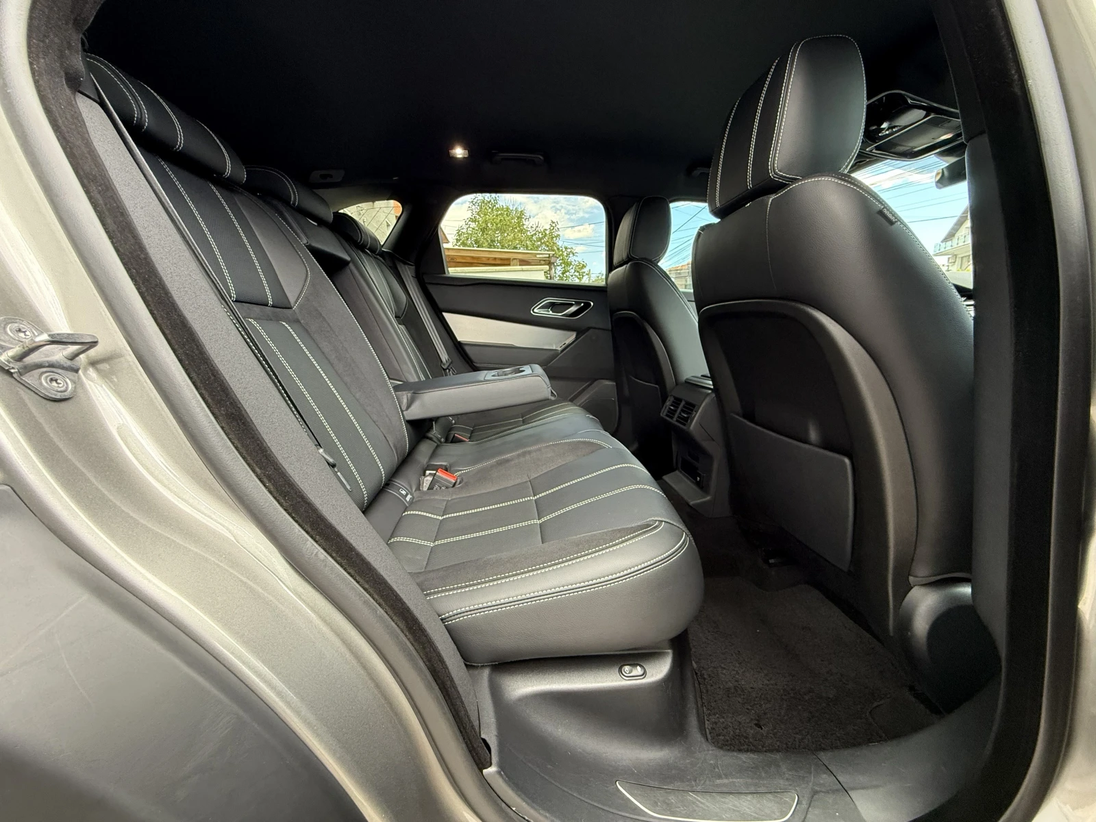 Land Rover Range Rover Velar R-Dynamic-4x4-240к.с-TOP-TOP, снимка 16 - Автомобили и джипове - 55231690