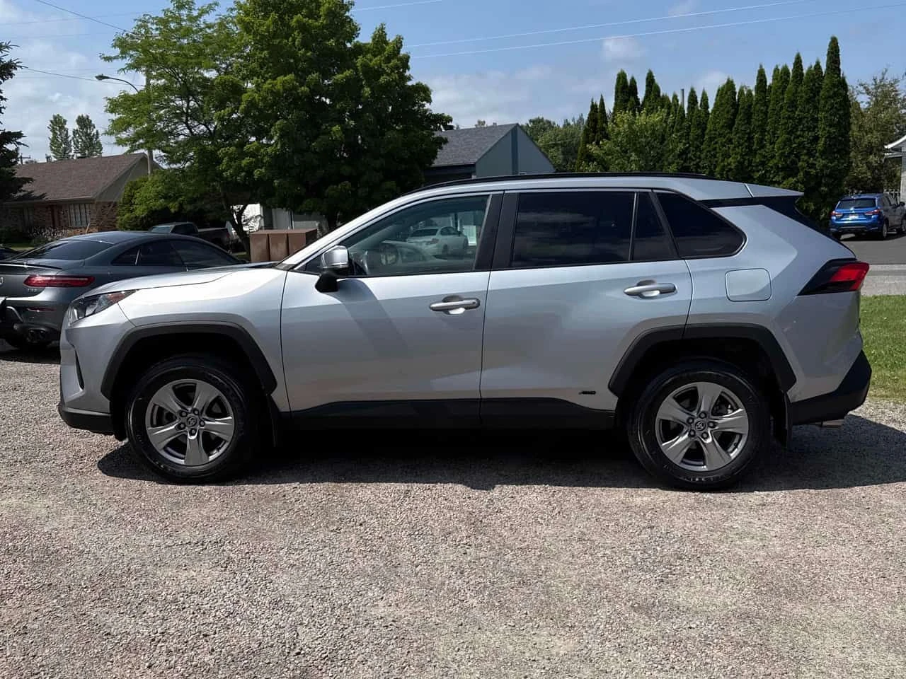 Toyota Rav4 * Hybrid LE AWD * CARFAX * ОПЦИЯ ЗА ФИНАНСИРАНЕ, снимка 2 - Автомобили и джипове - 55505472