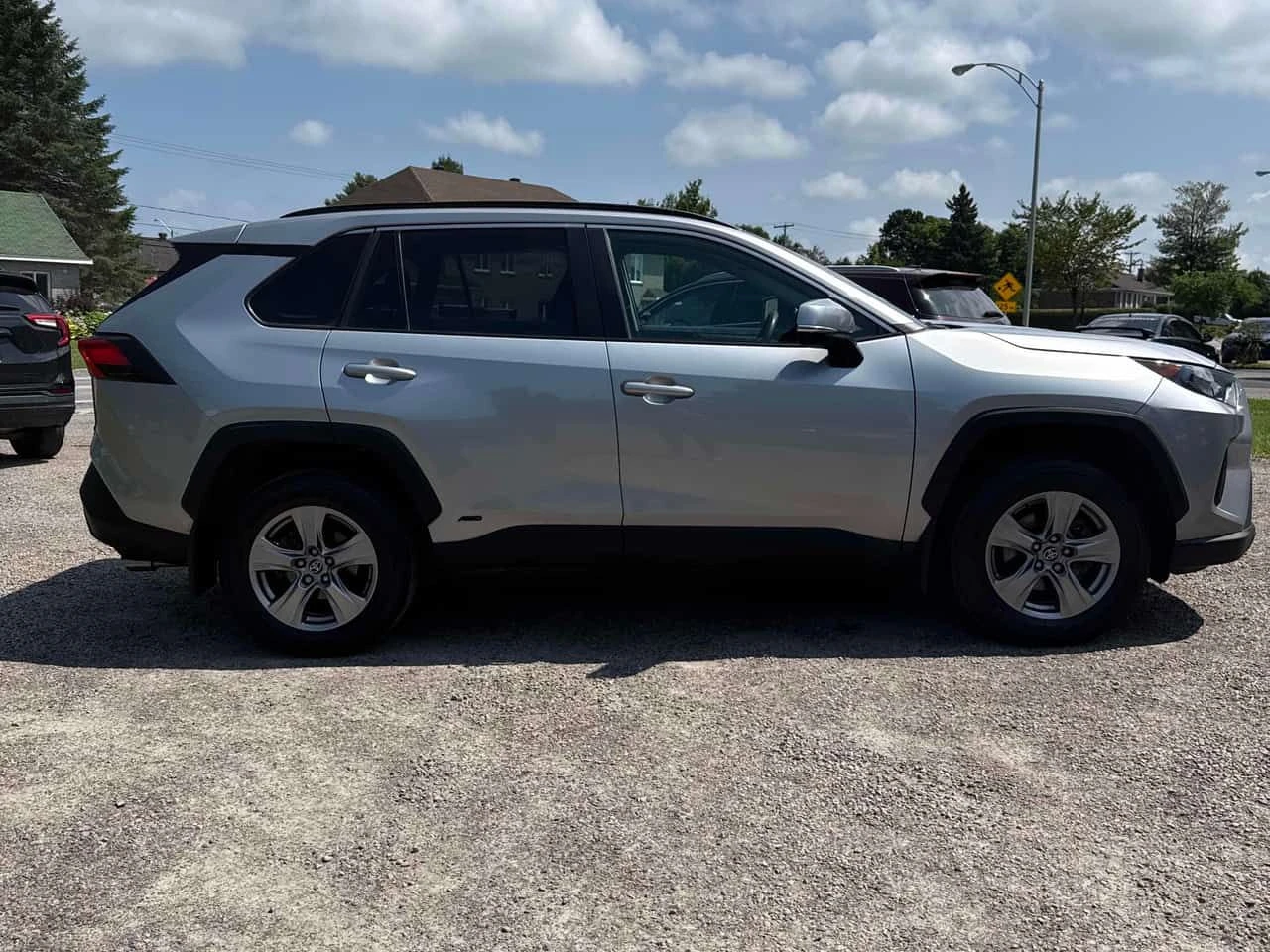 Toyota Rav4 * Hybrid LE AWD * CARFAX * ОПЦИЯ ЗА ФИНАНСИРАНЕ, снимка 3 - Автомобили и джипове - 55505472