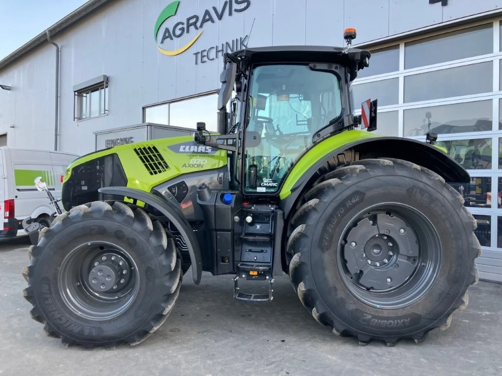 Трактор Claas Axion 870 CMATIC CEBIS Night Edition ❗ 2025, снимка 2 - Селскостопанска техника - 55952197