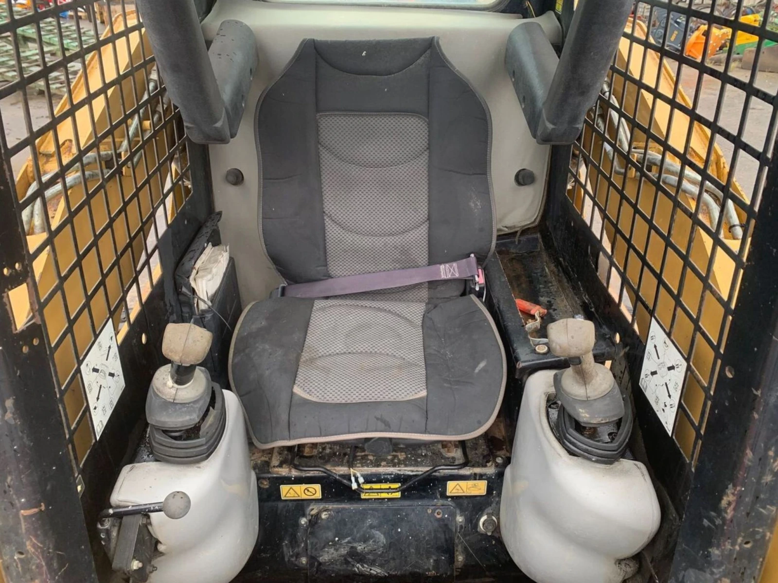 Мини челни товарачи Cat 257B, снимка 4 - Индустриална техника - 53948172